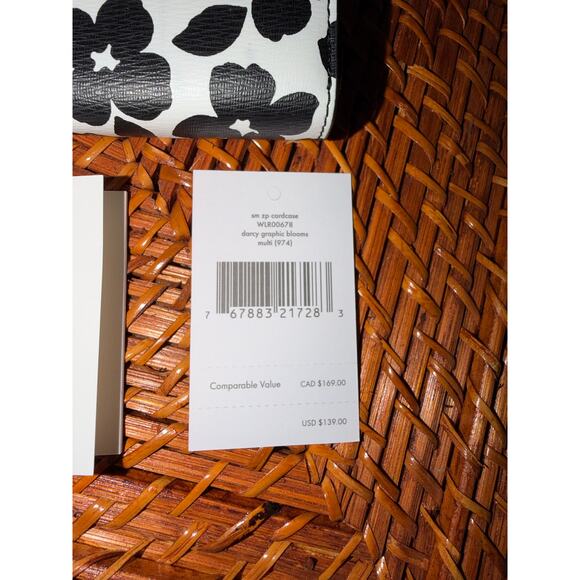 Kate Spade Darcy Graphic Blooms Small Zip Wallet Floral Black White NWT $139 - Picture 3 of 9